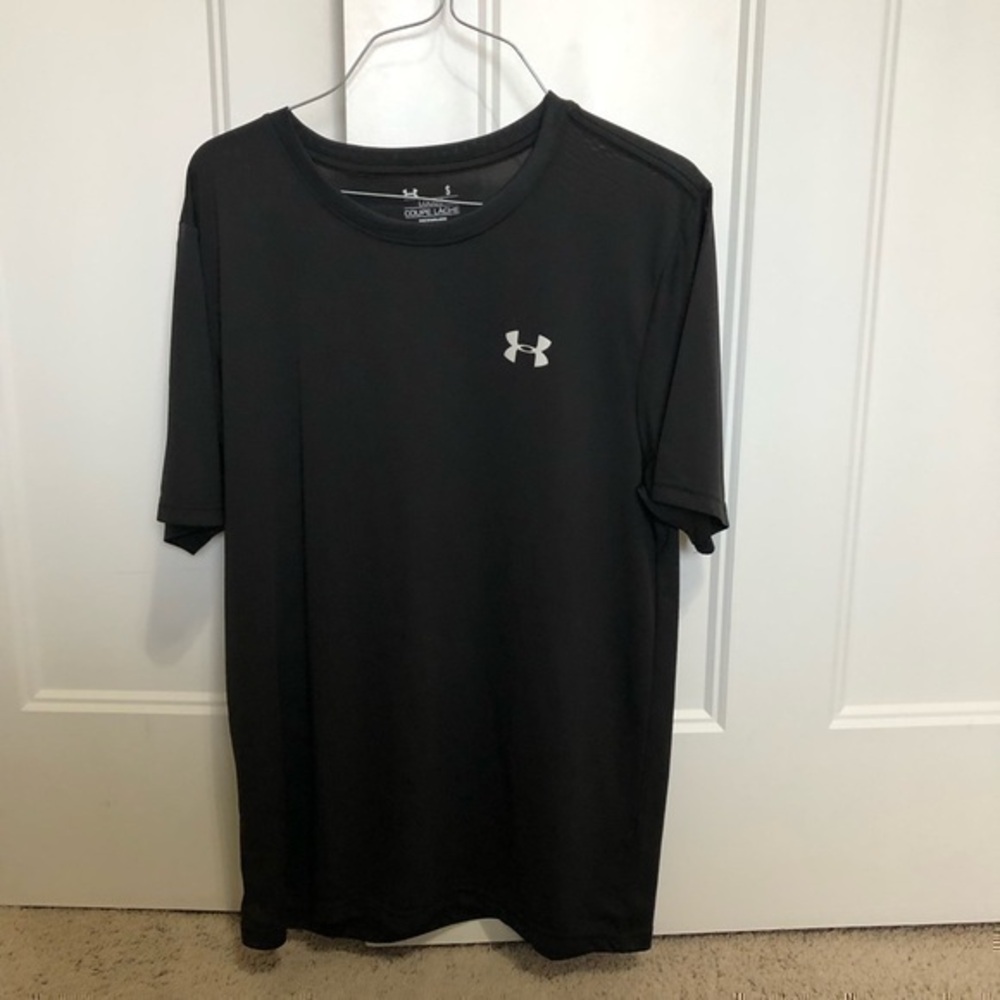 Black Under Armour tshirt men’s size small NWOT